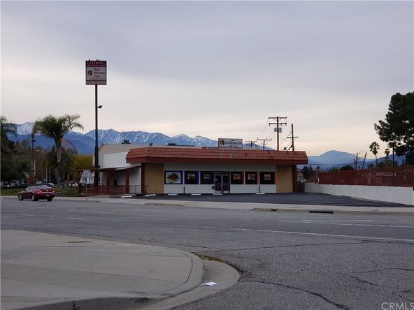 1040 W 40th St, San Bernardino, CA 92407